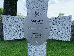Stanis�aw Kowalewski upami�tniony na imiennej tabliczce epitafijnej na jednej z mogi� zbiorowych cmentarza wojennego w Sochaczewie - Trojanowie, Al. 600-lecia. Stan po 2019 r. (fot. Anna Bryska-Zawadzka).