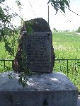 W�adys�aw P�atak  - Pomnik pomordowanych w Janowicach, gm. Pi�tek. (fot. Zbigniew Adamas, w dn. 19.05.2011r.)  