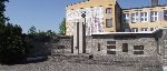 Pomnik Bohater�w Walk nad Bzur� przed Zespo�em Szk� Mechanizacji Rolnictwa w Pi�tku. (fot. Zbigniew Adamas, 19. 05. 2011r.).