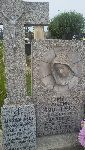 Jan Smoli�ski upami�tniony na imiennej tablicy epitafijnej wystawionej na grobie rodzic�w na cmentarzu parafialnym w Kleczanowie. Stan z dn. 9 sierpnia 2015 r. (fot. udost�pni�: Piotr Be�czowski).