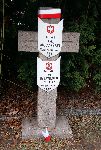 Ppor. Jan Dziewianowski upami�tniony na imiennej tabliczce epitafijnej na jednej z mogi� zbiorowych kwatery wojennej na cmentarzu parafialnym w Kie�pinie. Stan na 13. 11. 2016 r. (fot. Tomasz Krzy�anowski).
