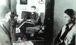 Leonard �ysz w towarzystwie starszej siostry Neli (z lewej) i m�odszej siostry Agaty (z prawej), Brze�� nad Bugiem, przed 1939 r. (fot. ze zb. rodzinnych Beaty Kondlewskiej).