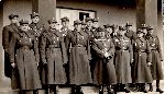 29 psK. Wy�sza i �rednia kadra oficerska. Fotografia zrobiona tego samego dnia co poprzednia. R�wnie� bardzo prosz� o pomoc w identyfikacji os�b.