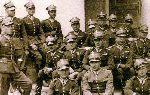 Grupa oficer�w 9 P.U�.Ma�opolskich.Trzeci od lewej ppor.Edward Romanowski.
�r�d�o:Dzi�ki uprzejmo�ci Pana Andrzeja Przybyszewskiego