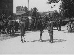 �wi�to 14 Pu�ku Artylerii Lekkiej Wielkopolskiej z Poznania; czerwiec 1931 r. Dow�dca pu�ku p�k Micha� Ga��zka w rozmowie z majorem Janem Szwedem (na koniu). Koncern Ilustrowany Kurier Codzienny - Archiwum Ilustracji.