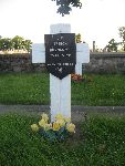 Ludwik Kuligowski upami�tniony (jako NN) na imiennej tabliczce epitafijnej na jednej z mogi� zbiorowych cmentarza wojennego w Sochaczewie - Trojanowie, Al. 600-lecia. Stan z dn. 14 sierpnia 2009 r. (fot. Tomasz Karolak).