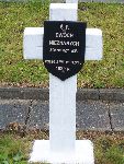Franciszek Matulewicz upami�tniony (jako NN) na imiennej tabliczce epitafijnej na jednej z mogi� zbiorowych cmentarza wojennego w Sochaczewie - Trojanowie, Al. 600-lecia. Stan z dn. 20. 10. 2009 r. (fot. Izabela Kardialik).
