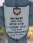 Antoni Bejer, upami�tniony na imiennej tablicy epitafijnej na kwaterze wojennej na cmentarzu rzymskokatolickim w Rybnie. Stan z 2005r.