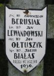 Jan O�tuszyk, upami�tniony na imiennej tablicy epitafijnej na wydzielonej kwaterze na cmentarzu rzymskokatolickim w Juliopolu.