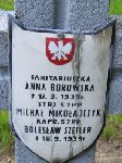 Anna Borowska upami�tniona na imiennej tabliczce epitafijnej na jednej z mogi� kwatery wojennej na cmentarzu parafialnym w Rybnie. Stan z dn. 02. 06. 2005 r. (fot. Marcin Prengowski).