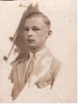 Wac�aw Chojna, przed 1939 r. (fot. z archiwum rodzinnego, za: Lawacz-Sampanis A. M., Biografie powsta�c�w - major Wac�aw Chojna ps. "Horody�ski", oprac. M. Janaszek-Seydlitz, [w:] Strona internetowa Stowarzyszenia Pami�ci Powstania Warszawskiego 1944, http://www.sppw1944.org/biografie/chojna.html).