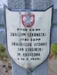 Joachim Czarnecki, upami�tniony na imiennej tablicy epitafijnej na kwaterze wojennej na cmentarzu rzymskokatolickim w Rybnie. Stan z 2005r.