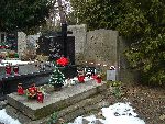 Gr�b rodzinny gen. S. Grzmot-Skotnickiego na Pow�zkach w Warszawie. Kwatera A 29-6-30. (fot. A. Nowi�ski).