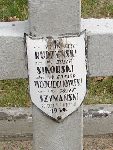 Strz. Edward Wojciechowski upami�tniony na imiennej tabliczce epitafijnej na jednej z mogi� zbiorowych kwatery wojennej na cmentarzu parafialnym w Juliopolu. Stan z dn. 10. 10. 2009 r. (fot. Tomasz Karolak).