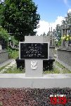 J�zef JANECZEK upami�tniony na imiennej tablicy epitafijnej na jednej z mogi� w obr�bie kwatery wojennej na cmentarzu parafialnym w Skierniewicach, ul. Kozietulskiego. Stan z dn. 25. 06. 2011 r. (fot. Marcin Prengowski).