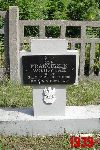 Franciszek Wojdylak upami�tniony na imiennej tabliczce epitafijnej na jednej z mogi� zbiorowych kwatery wojennej na cmentarzu parafialnym w Skierniewicach, ul. Kozietulskiego. Stan z dn. 25. 06. 2011 r. (fot. Marcin Prengowski).