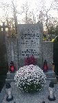 Kpt. Antoni Berezowski upami�tniony na imiennej tablicy epitafijnej grobu rodzinnego na Cmentarzu Br�dnowskim w Warszawie (ul. �w. Wincentego). Stan z dn. 8 listopada 2018 r. (fot. udost�pni�: Jacek Redlich).