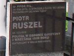 Ppor. pil. Piotr Ruszel upami�tniony na jednej z czterech imiennych tablic epitafijnych zbiorowej mogi�y wojennej �o�nierzy lotnictwa Wojska Polskiego zlokalizowanej na cmentarzu wojskowym pw. �w. Jerzego w �odzi, ul. Wojska Polskiego. Stan z dn. 6 maja 2011 r. (fot. Zbigniew Adamas).