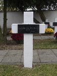 Dr Berta Spitzer upami�tniona na imiennej tabliczce epitafijnej na jednej z mogi� zbiorowych kwatery wojennej na cmentarzu parafialnym w Zdunach. Stan z dn. 31. 10. 2011 r. (fot. Zbigniew Adamas).