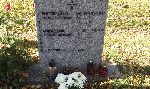 Pierwotna tablica epitafijna mogi�y zbiorowej poleg�ych i zmar�ych od ran �o�nierzy wrze�nia 1939r. usytuowana obecnie w miejscu Grob�w Pami�ci [Narodowej], Cmentarz Wojskowy pw. �w. Jerzego, ��d�, ul. Wojska polskiego 149. W�r�d upami�tnionych – ppor. Henryk Korpiak. (fot. Zbigniew Adamas, 03.011.2011r.)