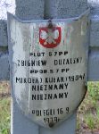 Miko�aj Ku�ak, upami�tniony na imiennej tablicy epitafijnej na kwaterze wojennej na cmentarzu rzymskokatolickim w Rybnie. Stan z 2005r.