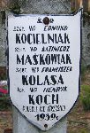 Henryk Koch upami�tniony na imiennej tabliczce epitafijnej na jednej z mogi� cmentarza wojennego w Radziwi�ce. Stan z dn. 25. 12. 2004 r. (fot. Marcin Prengowski).