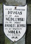 Wincenty Molka, upami�tniony na imiennej tablicy epitafijnej na wydzielonej kwaterze na cmentarzu rzymskokatolickim w Juliopolu. 
