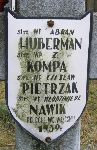 Abram Huberman, upami�tniony na imiennej tablicy epitafijnej na wydzielonej kwaterze na cmentarzu rzymskokatolickim w Juliopolu.