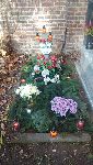 Mogi�a indywidualna na Cmentarzu Br�dnowskim w Warszawie, ul. �w. Wincentego - miejsce poch�wku Zygmunta Boreczka. Stan z dn. 31 pa�dziernika 2015 r. (fot. Agnieszka Geisler).