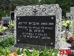 St. strz. Antoni Ro�ak upami�tniony na tablicy epitafijnej mogi�y indywidualnej zlokalizowanej na cm. parafialnym w Be�chowie (fot. Tomasz Karolak).
