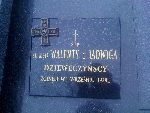 Symboliczna tabliczka upami�tniaj�ca st.sier� Walentego Dziewczy�skiego, oraz jego �on� Jadwig�. Znajduje si� na cmentarzu przy ulicy Kaliskiej w Pleszewie.