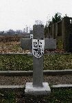 Jan Myszkier upami�tniony na imiennej tabliczce epitafijnej na jednej z mogi� zbiorowych kwatery wojennej na cmentarzu parafialnym w Juliopolu (fot. Tadeusz Myszkier).