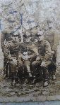 Strz. Kazimierz Czerwczak (stoi pierwszy z lewej) w trakcie odbywania s�u�by wojskowej w 1 kompanii ckm 68 pu�ku piechoty we Wrze�ni, pa�dziernik 1938 r. (fot. ze zb. rodzinnych).
