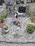 Gr�b rodzinny na cmentarzu katedralnym (d. kolegiackim) rzymskokatolickiej parafii katedralnej pw. Wniebowzi�cia Naj�wi�tszej Marii Panny w �owiczu - miejsce poch�wku Stanis�awa Ja�d�yka (fot. udost�pni�: Bartosz Ja�d�yk).