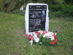 �ukasz Ciepli�ski upami�tniony na tablicy pami�tkowej obelisku w Witkowicach wystawionego w miejscu historycznej przeprawy Wojska Polskiego przez Bzur� we wrze�niu 1939 r. (fot. �ukasz Popowski - Stowarzyszenie "Nasz Zamek").