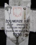 J�zef Drzewiecki (Drewiecki), upami�tniony na imiennej tablicy epitafijnej na cmentarzu wojennym w Sochaczewie - Trojanowie, Al. 600-lecia. Stan z 2005 r.
