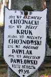 Walenty Chojnowski upami�tniony na imiennej tabliczce epitafijnej na jednej z mogi� cmentarza wojennego w Radziwi�ce. Stan z dn. 25. 12. 2004 r. (fot. Marcin Prengowski).