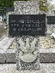 Kazimierz Maciszewski upami�tniony na imiennej tabliczce epitafijnej na jednej z mogi� zbiorowych kwatery wojennej na cmentarzu parafialnym w Bolimowie. Stan z dn. 14 pa�dziernika 2024 r. (fot. �ukasz Klimek).