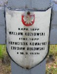 Czes�aw R�kowski, upami�tniony na imiennej tablicy epitafijnej na kwaterze wojennej na cmentarzu rzymskokatolickim w Rybnie. Stan z 2005r.