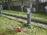 Kwatera �o�nierska kwatery wojennej w Juliopolu, na grobie por. Synoradzkiego stoi czerwony znicz (fot. lonio17)