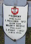 Edmund Piasny, upami�tniony na imiennej tablicy epitafijnej na kwaterze wojennej na cmentarzu rzymskokatolickim w Rybnie. Stan z 2005r.