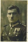 Edward Marceli Ostrowski jako kapitan 32 pu�ku piechoty w Modlinie (�r�d�o: Wojskowe Biuro Historyczne - Centralne Archiwum Wojskowe, Kolekcja Orderu Wojennego Virtuti Militari, sygn. I.482.77-7407, VM, s. 1).