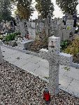 Nowy krzy� w kwaterze wojskowej ze zdj�ciem J�zefa Stanis�awskiego. Zdj�cie ufundowane przez rodzin� Stanis�awskich z Cz�stochowy. 