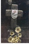 Krzy� betonowy z imienn� tabliczk� epitafijn� na mogile ppor. rez.  J�zefa Mariana Stasikiewicza w obr�bie kwatery wojennej na cmentarzu parafialnym w Gostyninie, ul. Ostatnia (inskrypcja: "PPOR. / J�ZEF MARIAN / STASIKIEWICZ / ZMAR� 5. X. / 1939 r."). Stan sprzed 2000 r. (fot. Teresa Stankiewicz z d. Stasikiewicz, ze zb. rodzinnych).