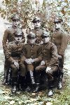 Strz. Kazimierz Czerwczak (stoi pierwszy z lewej) w trakcie odbywania s�u�by wojskowej w 1 kompanii ckm 68 pu�ku piechoty we Wrze�ni, pa�dziernik 1938 r. (fot. ze zb. rodzinnych, odrestaurowana).