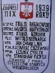 Kpr. Stanis�aw Fajfer upami�tniony na imiennej tablicy epitafijnej na mogile zbiorowej na cm. parafialnym w G�ownie. Stan z dn. 06. 08. 2012 r. (fot. B�a�ej Kucharski).
