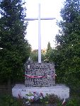 Tablica po�wi�cona pami�ci p�k. dypl. Mieczys�awa Rawicz-Mys�owskiego, mogi�a zbiorowa w G�ownie. Stan z dn. 06. 08. 2012 r. (fot. B�a�ej Kucharski).