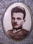 Por. Kazimierz Widort mogi�a indywidualna na cm. parafialnym w Chru�linie. Stan z dn. 11. 08. 2012 r. (fot. B�a�ej Kucharski).