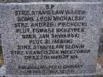 Plut. �liwi�ski upami�tniony na imiennej tablicy epitafijnej na mogile zbiorowej na cm. parafialnym w Bielawach. Stan z dn. 11. 08. 2012 r. (fot. B�a�ej Kucharski).

