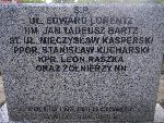 Hm. Jan Tadeusz Bartz upami�tniony na imiennej tablicy epitafijnej na mogile zbiorowej na cm. parafialnym w Bielawach. Stan z dn. 11. 08. 2012 r. (fot. B�a�ej Kucharski).